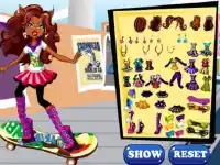 Clawdeen skates background