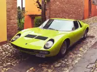 Lamborghini Miura P400 Puzzle background